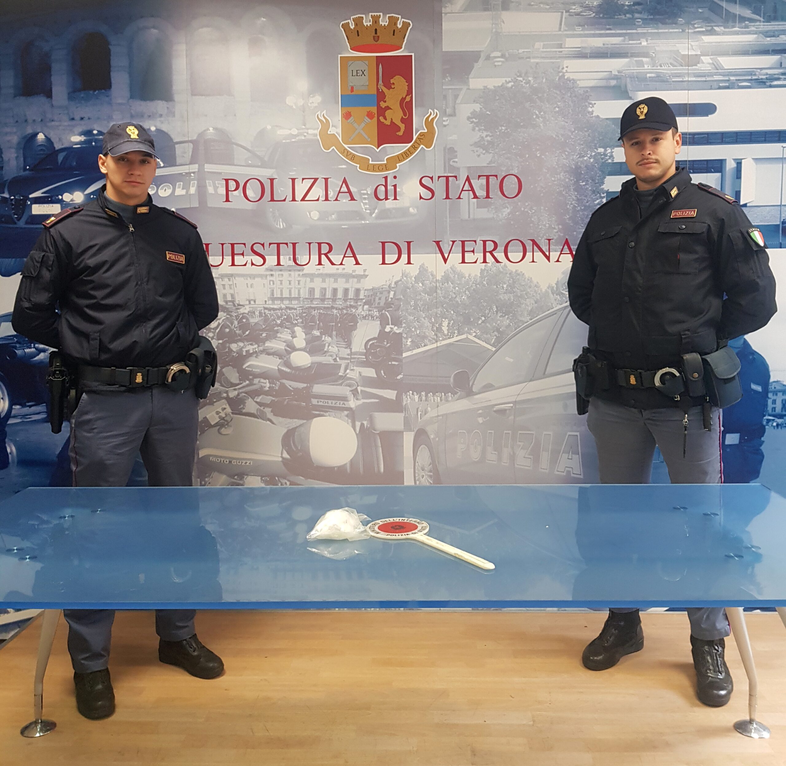 Spaccio di droga attorno all’Adigeo in Zai. Controlli della Polizia che arresta un pusher