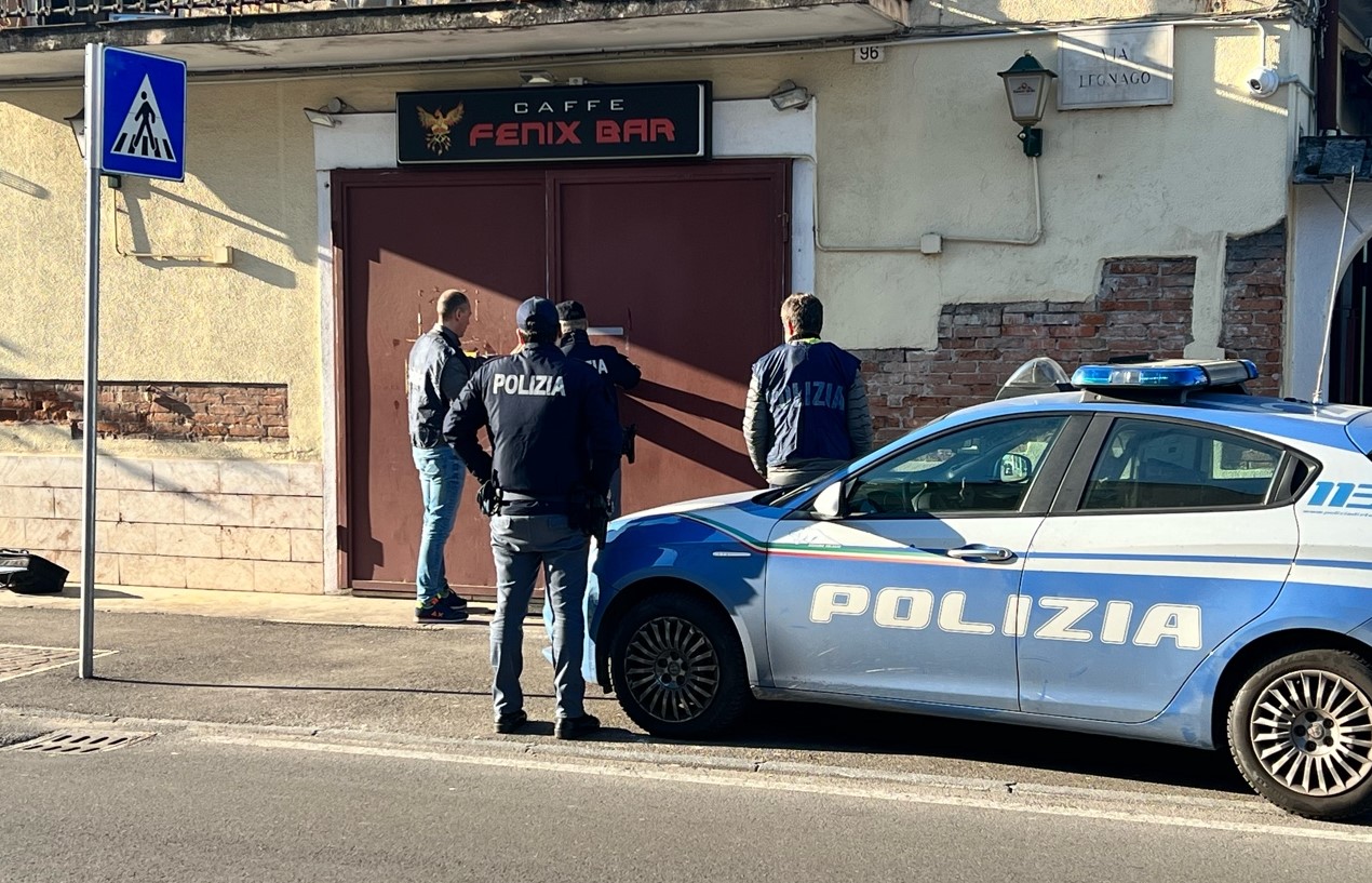 La Polizia mette i sigilli al “Bar Fenix”. Bar chiuso per 15 giorni