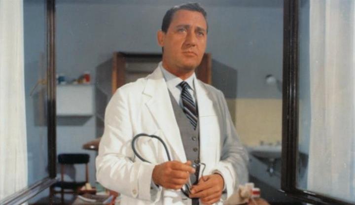 Sciogliamo la Guardia Medica e torniamo ad investire su un nuovo medico di base: è una delle grandi lezioni del Covid-19