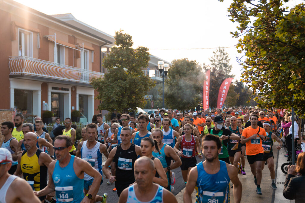 Ai nastri di partenza La 10 di Bardolino. La corsa su strada valida come Campionato Regionale Veneto 3 la 10 di bardolino