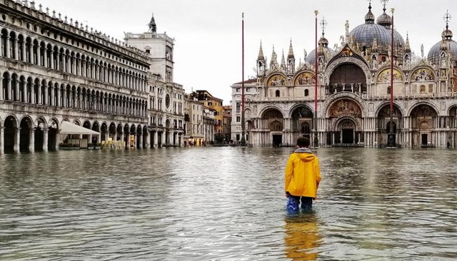Barriere di vetro per proteggere S.Marco dall’acqua alta