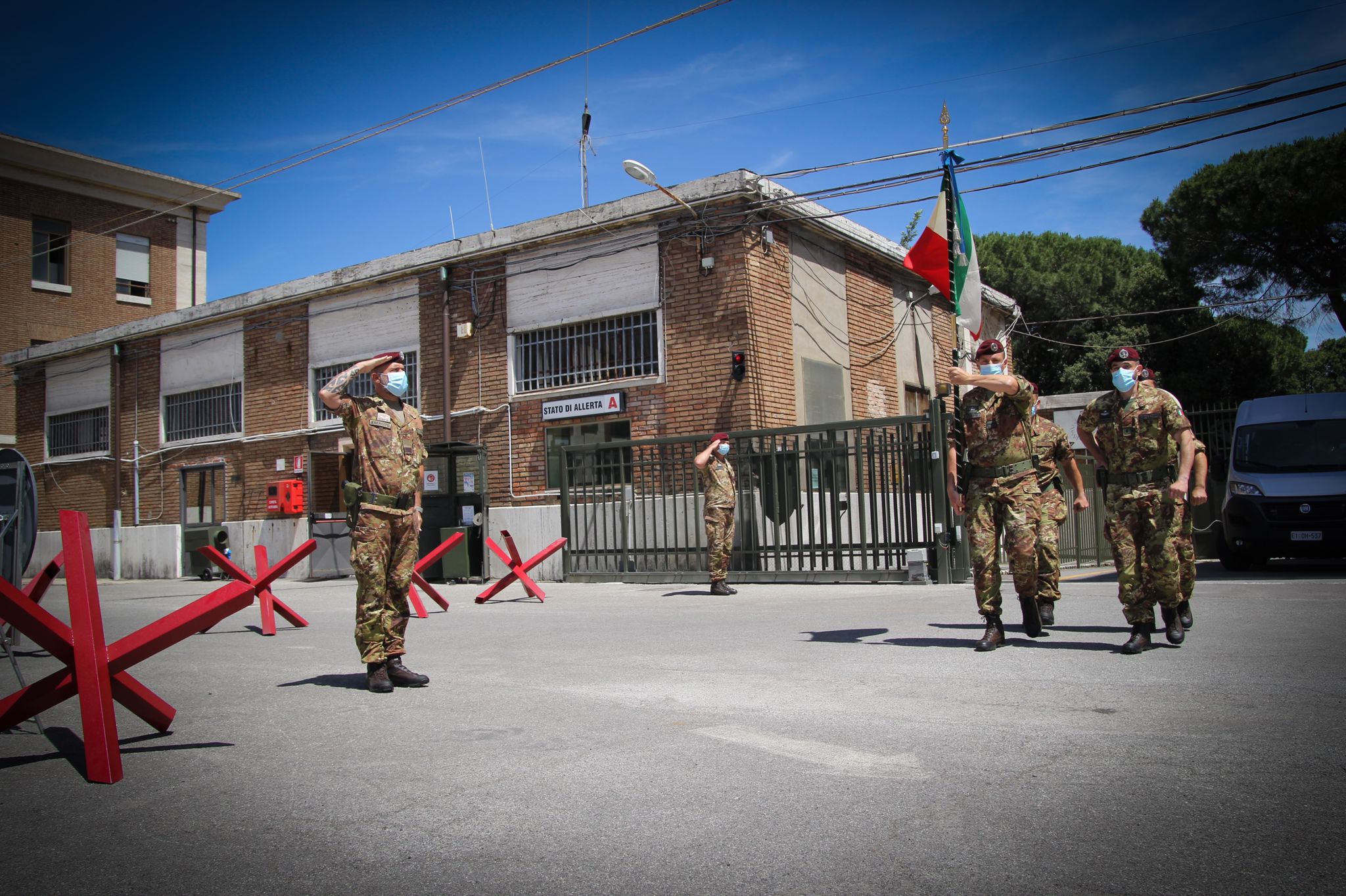 Afghanistan, missione finita. Senza più passerella, la politica – guarda caso – scompare
