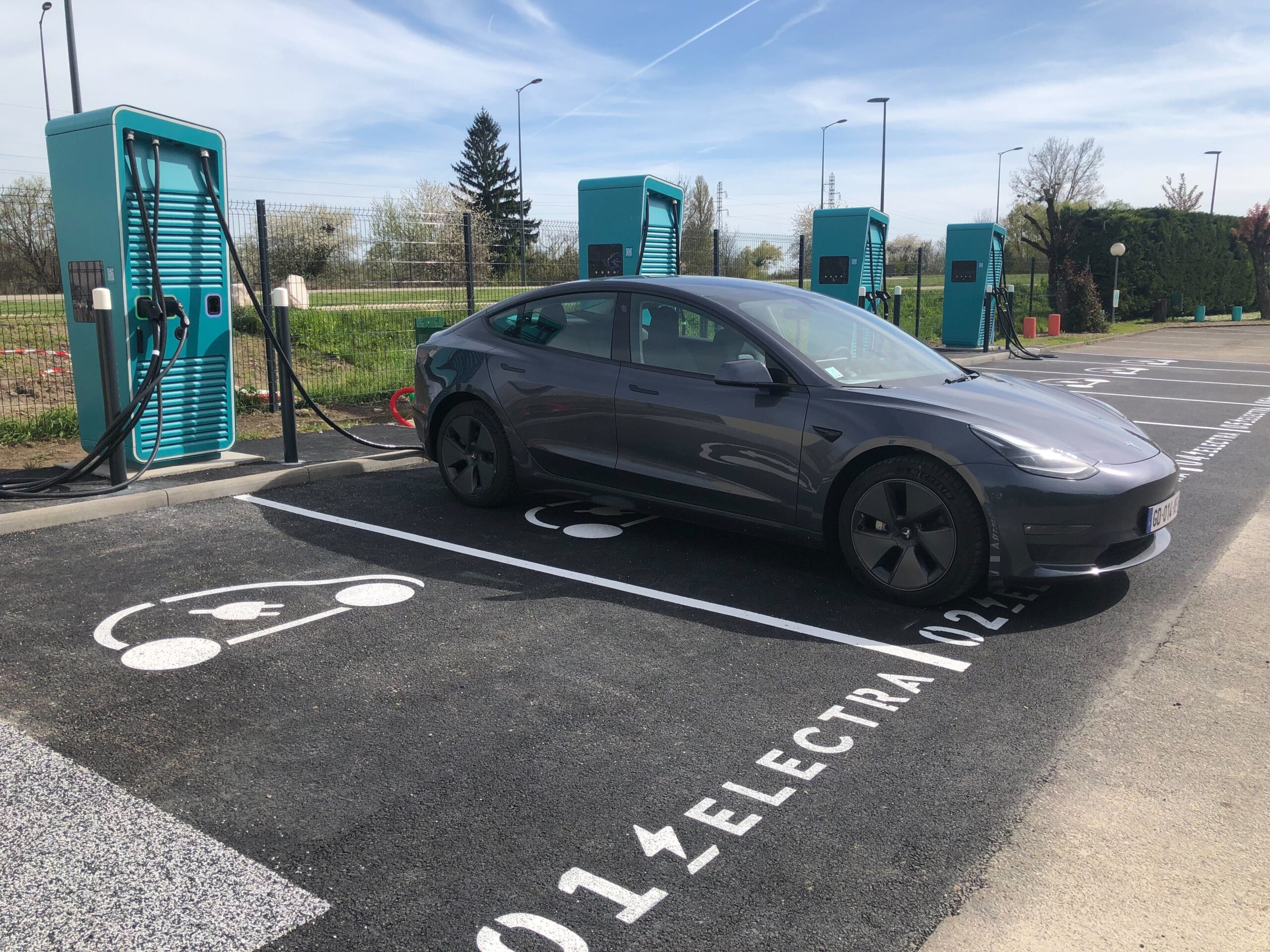 Electra: inaugurata la prima stazione di ricarica ultraveloce in Italia a Peschiera del Garda