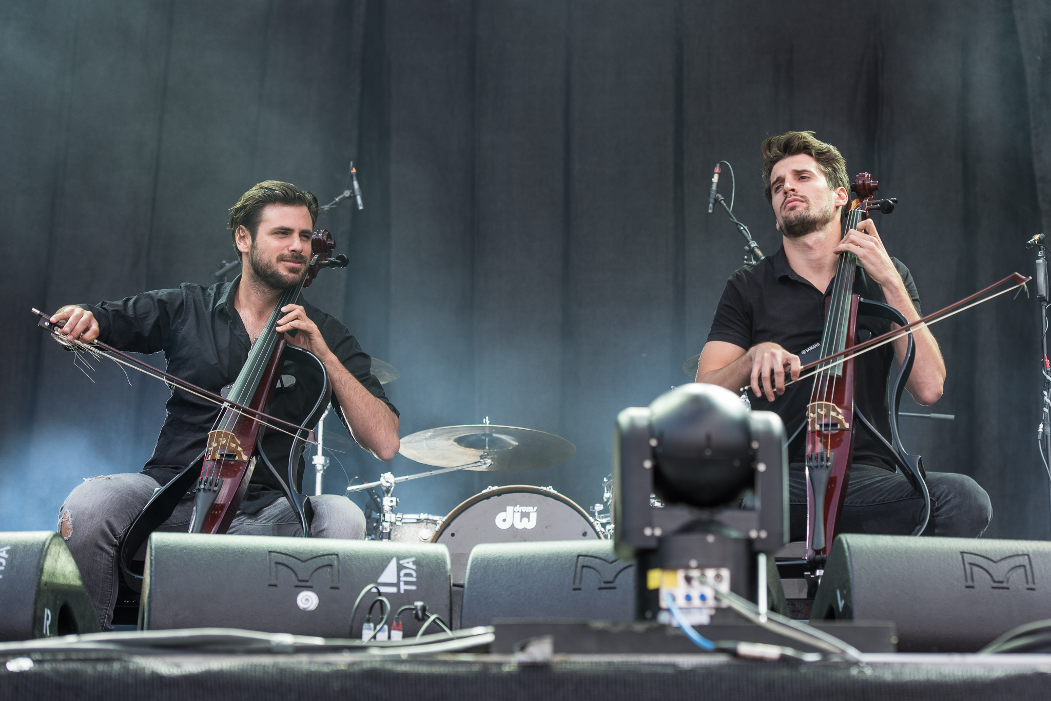 Concludono in Arena la loro carriera le due rockstar del violoncello 2Cellos