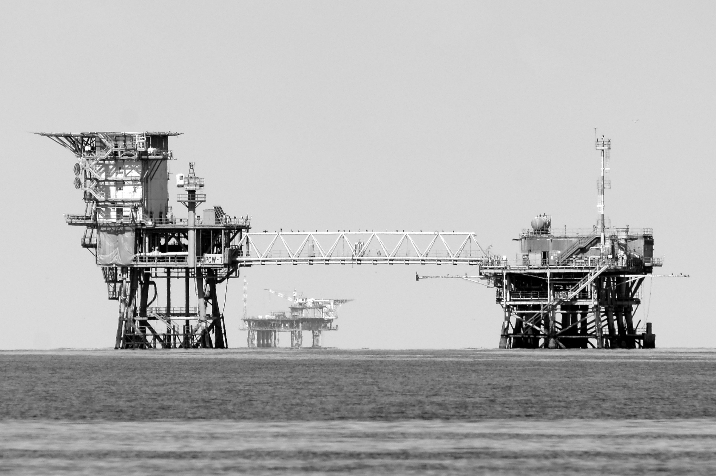 Abbiamo il gas sotto i piedi e non lo estraiamo. E così dipendiamo dall’estero. Gravi le responsabilità di ci ha governato