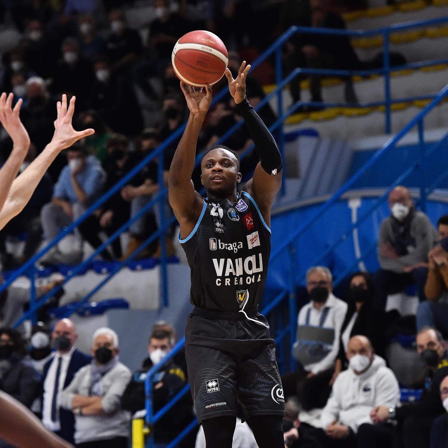 David Cournooh passa alla Ginova Scafati per i playoff e sfiderà i gialloblù della Tezenis