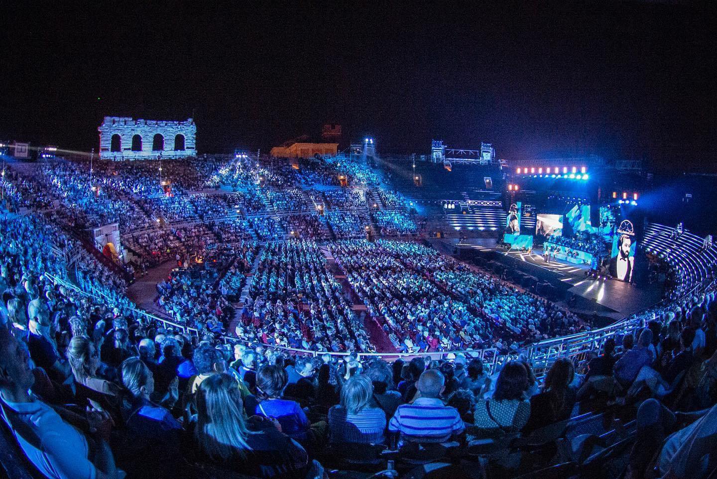 DallArenaLucio. Grande successo di pubblico in presenza e 4 milioni di spettatori in prima serata su Rai Uno
