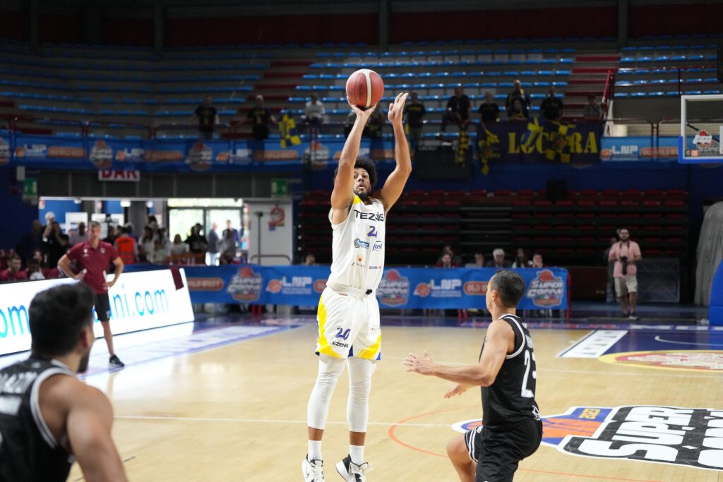 Scaligera Basket, vittoria di carattere contro Udine agganciata in vetta alla classifica 1 Tezenis Verona si prepara alla nuova stagione