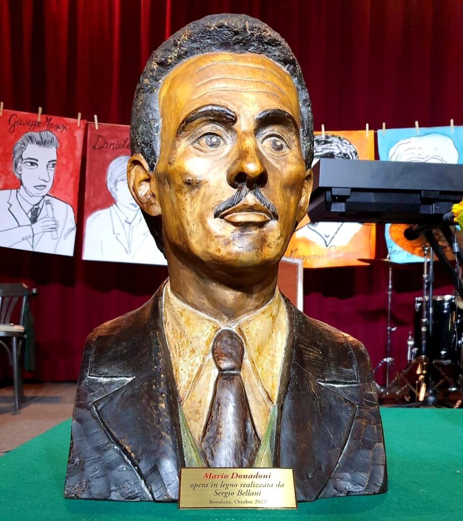 Inaugurata a Bovolone una scultura lignea raffigurante il grande poeta Mario Donadoni, conosciuto in tutto il mondo 1 bovolone