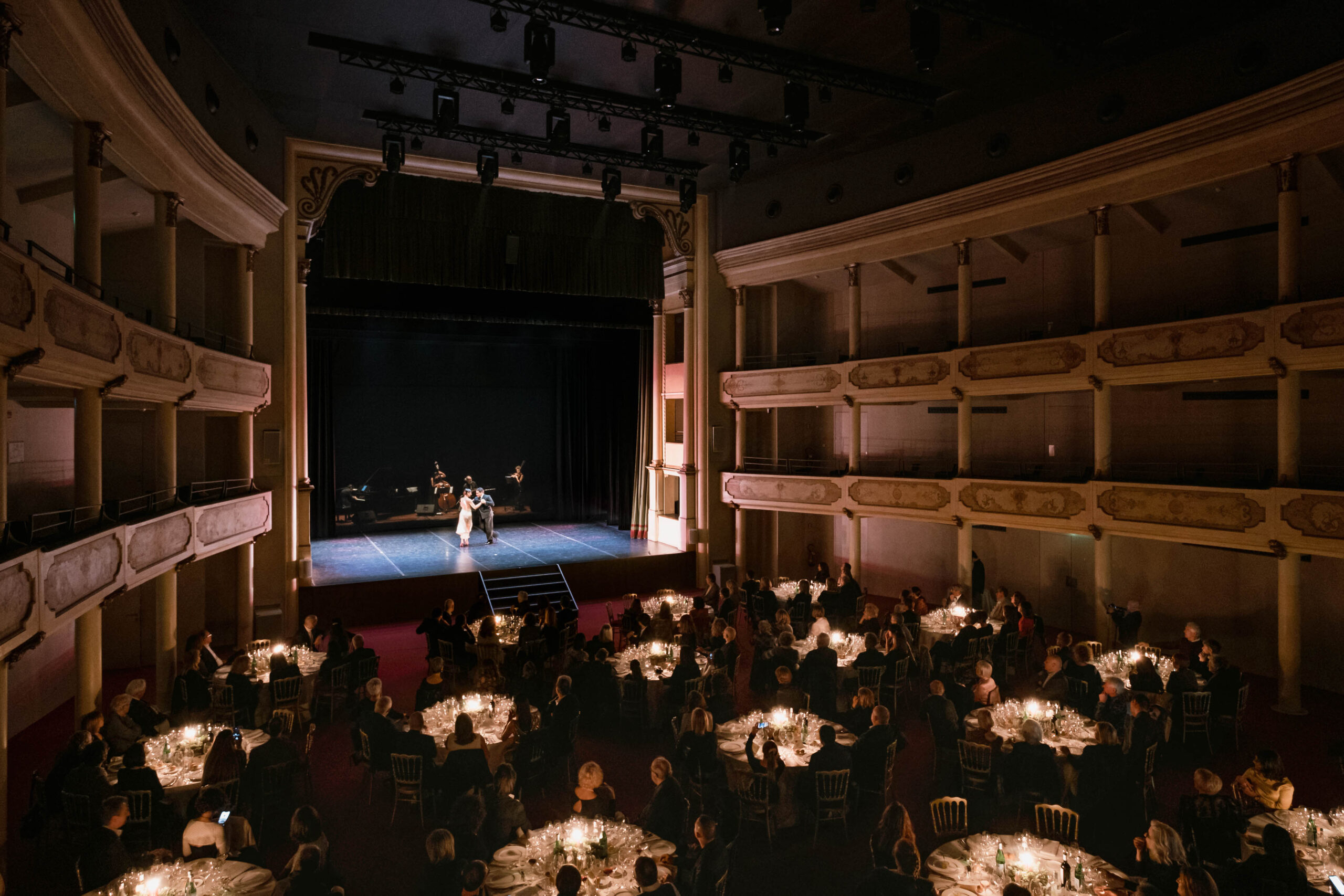 Teatro Ristori, funziona la formula spettacolo e cena