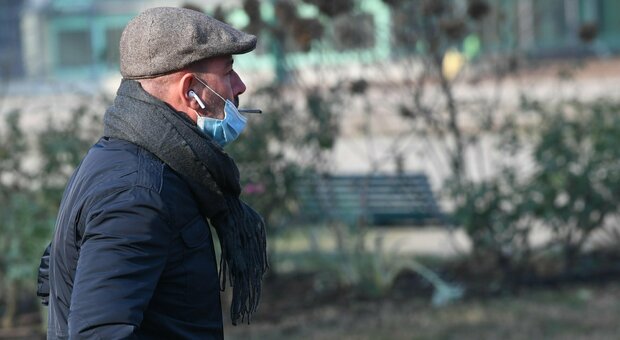 Sigarette? Verona faccia come Milano, le vieti anche in strada