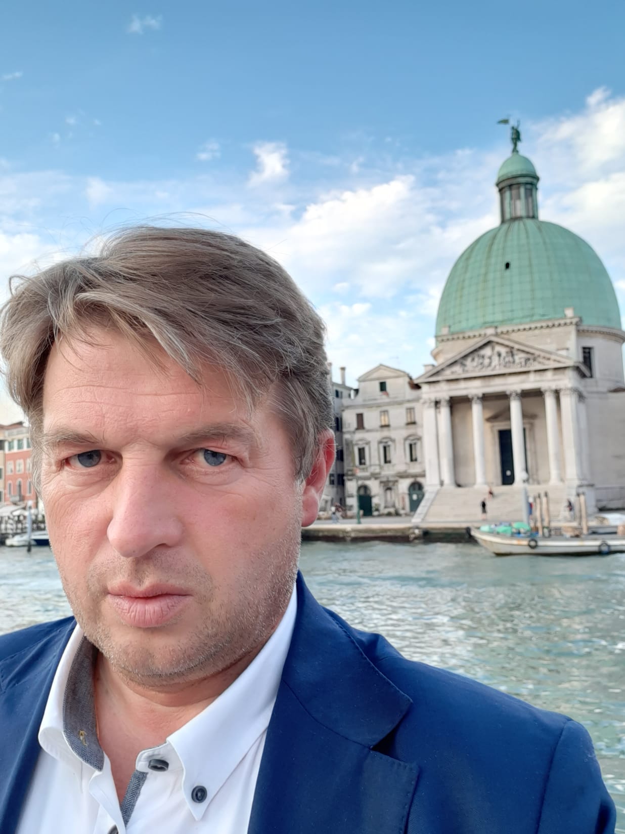 Valdegamberi appoggia Sboarina. Il sindaco si rafforza