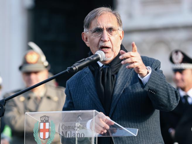 La Russa lancia il servizio militare volontario di 40 giorni 
