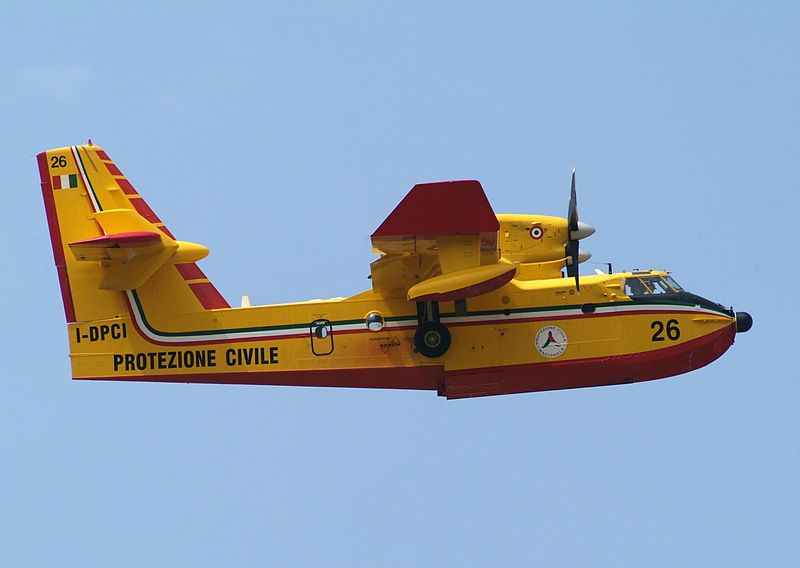 Incendio di Fumane, ripresi questa mattina i voli di spegnimento. Zaia, appello ai cittadini: ci sono tre focolai, lasciate lavorare