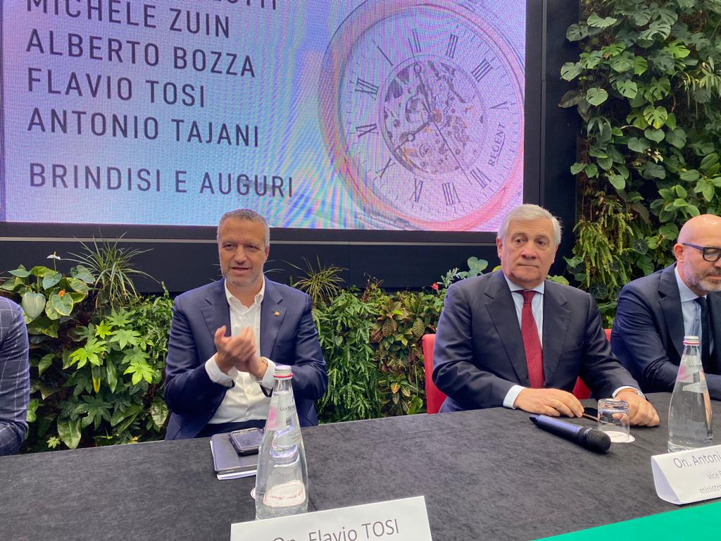Forza Italia, Flavio Tosi apre il movimento a nuovi ingressi. Tajani: conteremo di più in Europa