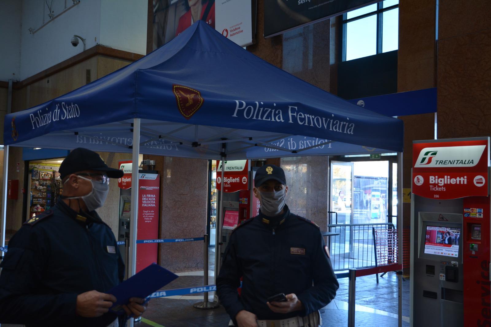 Ricercato per furti di cellulari in treni, arrestato dalla Polizia a Porta Nuova