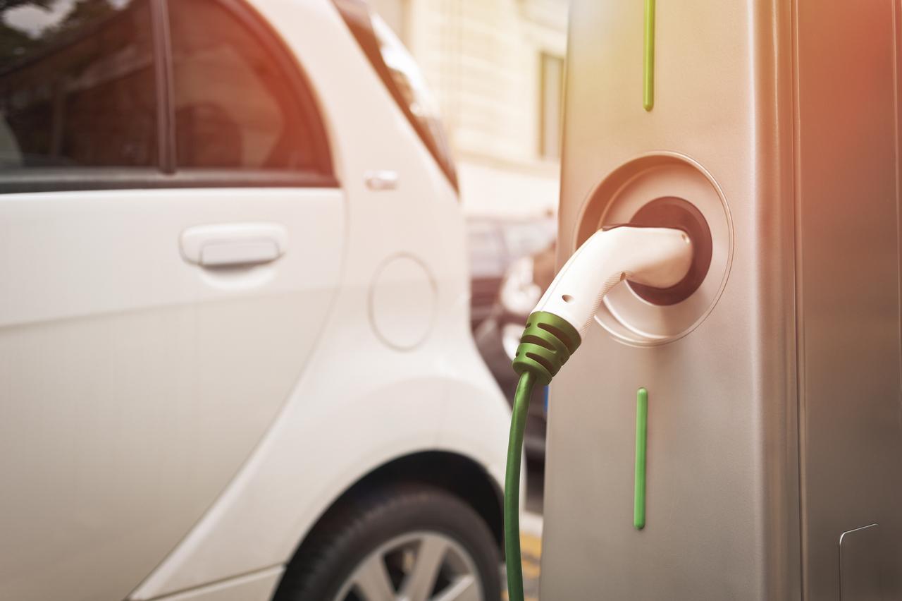 AutoScout24, ecco il quadro delle vetture elettriche e ibride: a Verona sono 29mila, il 4.6% del parco circolante