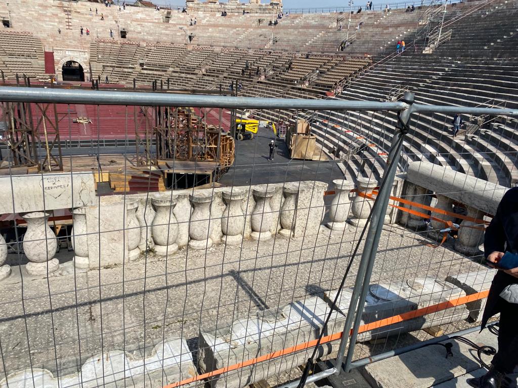 Danneggiata la balaustra del palco reale in Arena. Sopralluogo del sindaco e del soprintendente