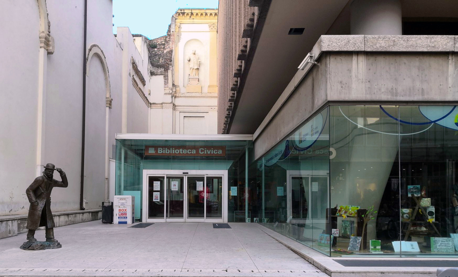 Biblioteca Civica, al via il trasferimento dei libri per mettere in sicurezza palazzo Nervi