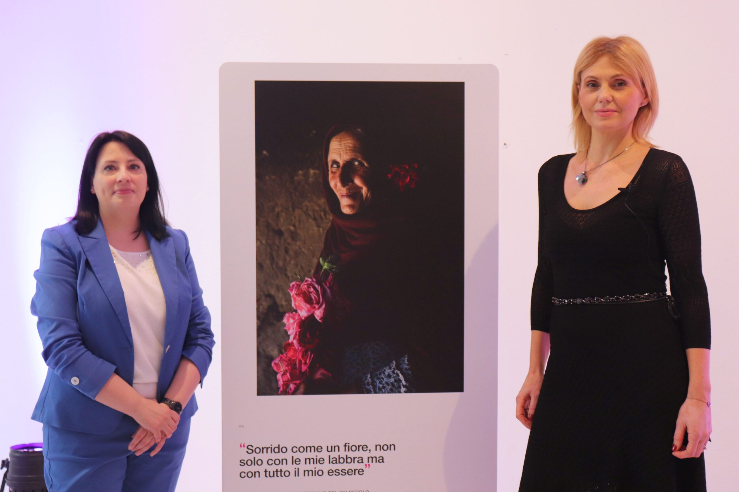Donne afghane, rose sotto le spine di un paese senza diritti. Una mostra fotografica ne mette in risalto la bellezza 1 Biffi Reani scaled