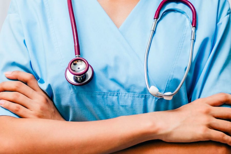 Medici di famiglia. Tutti d’accordo sul fatto che si debba cambiare. Ma i medici non voglio diventare dipendenti del SSN.