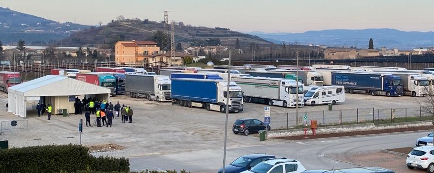 Tamponi Covid, da domani il drive-in Aquardens in via Pitagora ad Affi