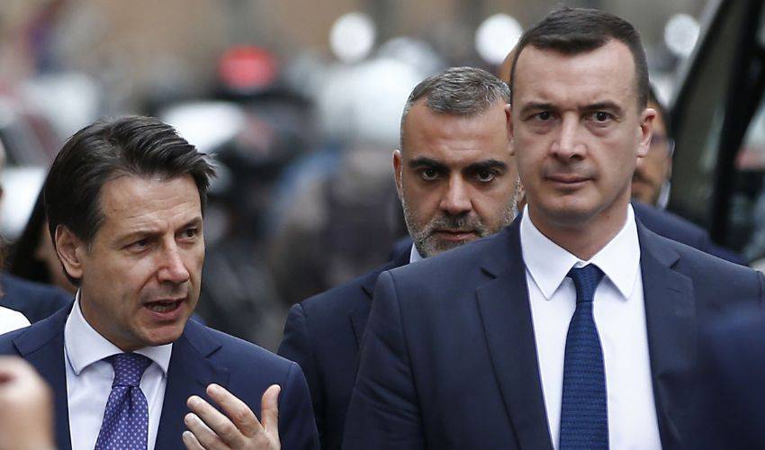 Siamo alla farsa, il Governo  gioca al Grande Fratello Vip sulle macerie della Sanità