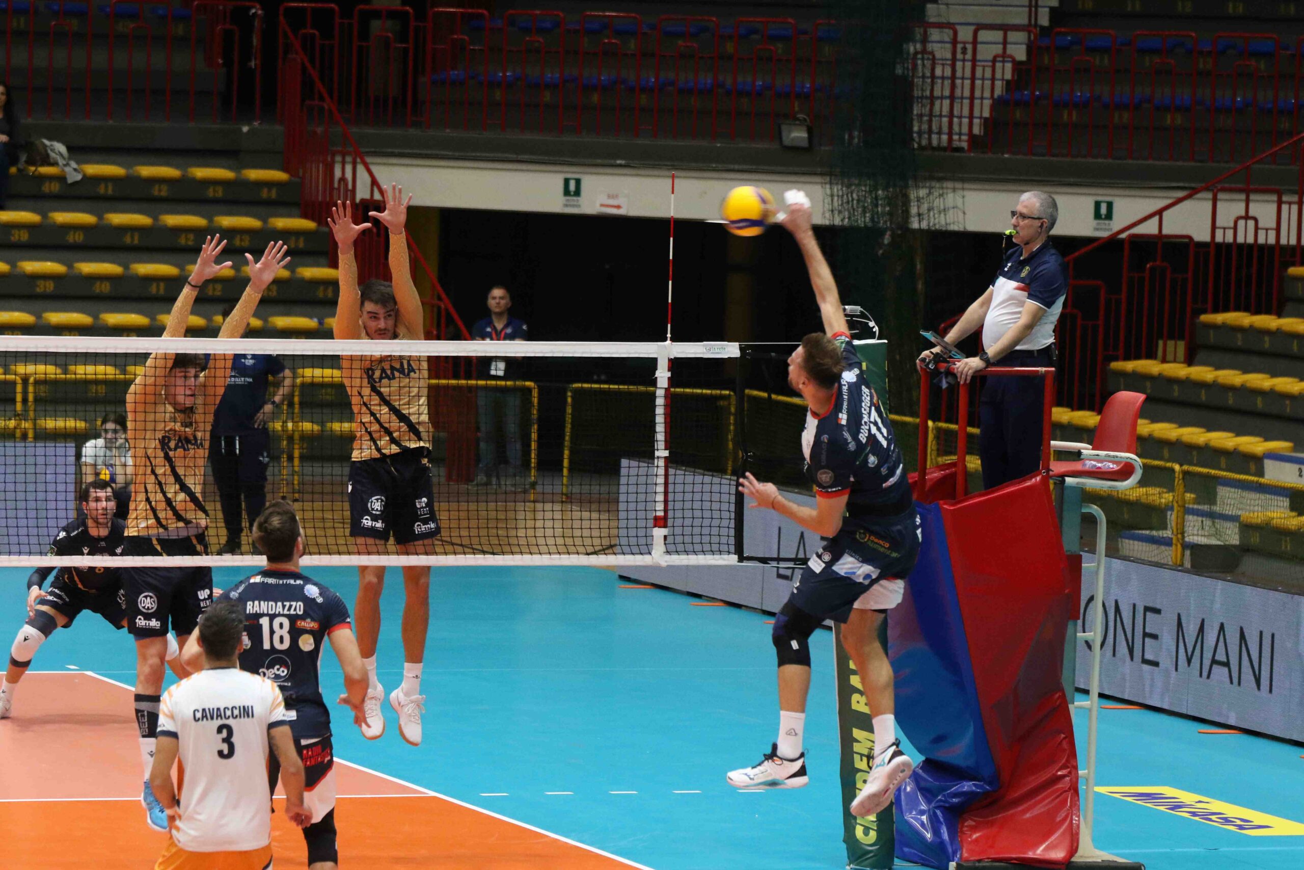 Rana Verona, luci e ombre. Gli scaligeri sprecano nel terzo set ma battono Catania col punteggio di 1-3