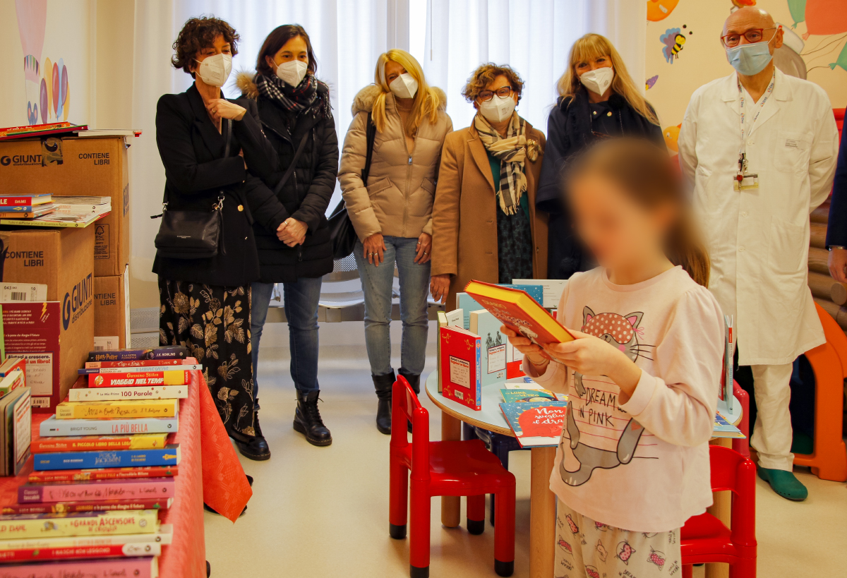 Legnago, ai bambini degenti Giunti regala oltre 3.700 libri
