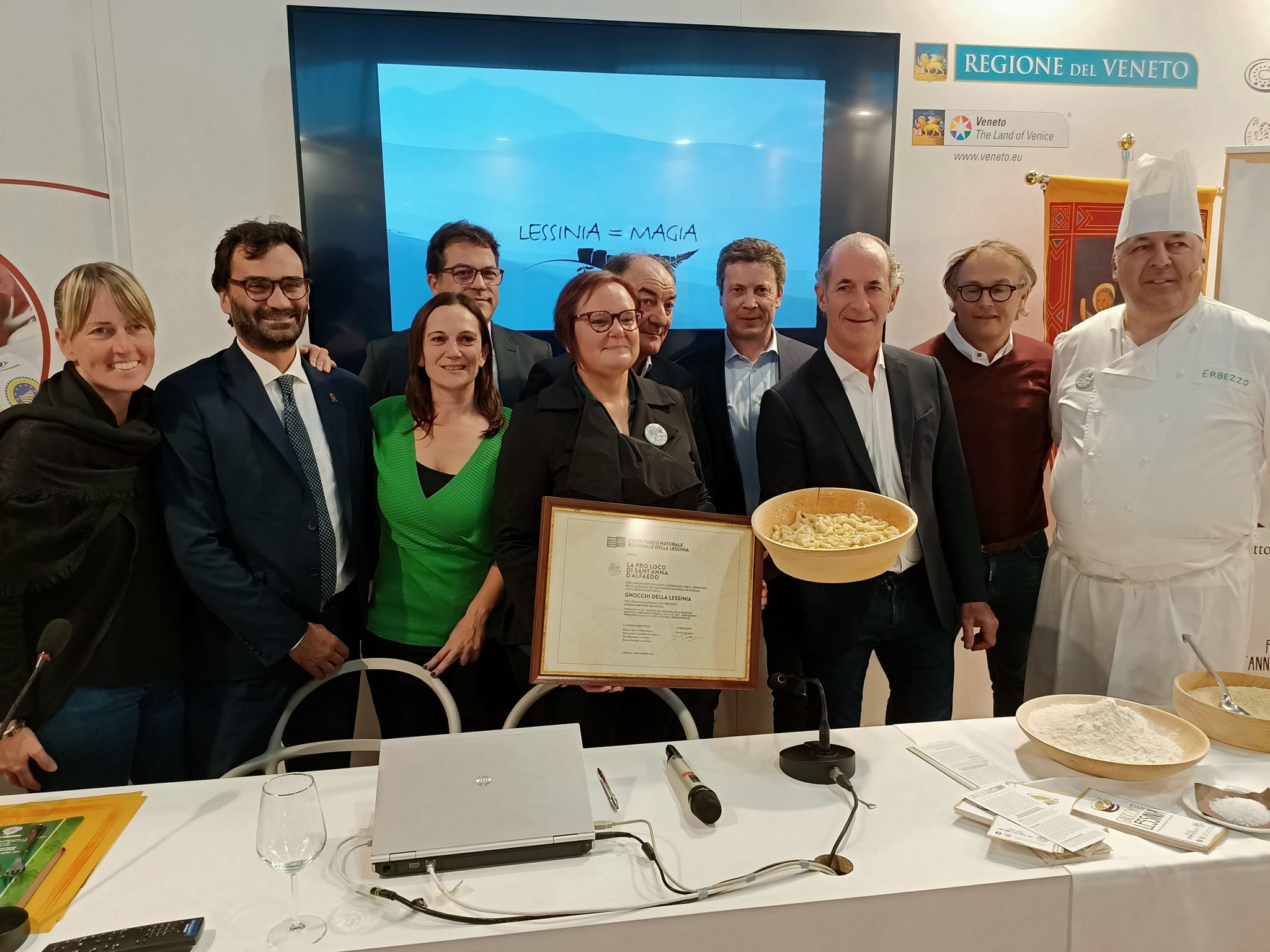 Gli gnocchi della Lessinia conquistano Luca Zaia a Fieracavalli