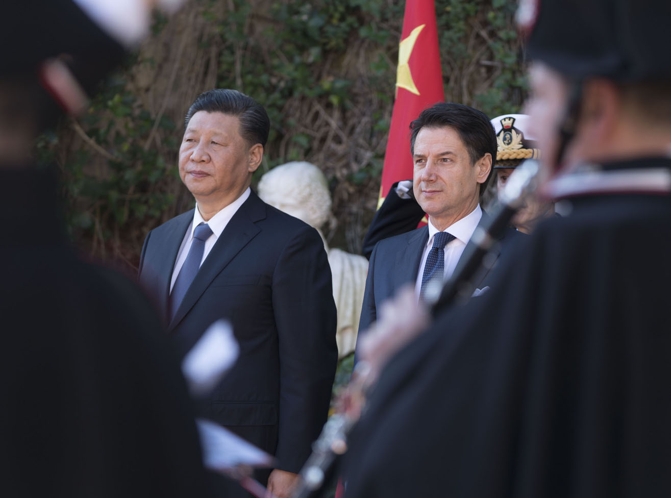 La Cina ci spia. Con il silenzio-assenso del nostro governo
