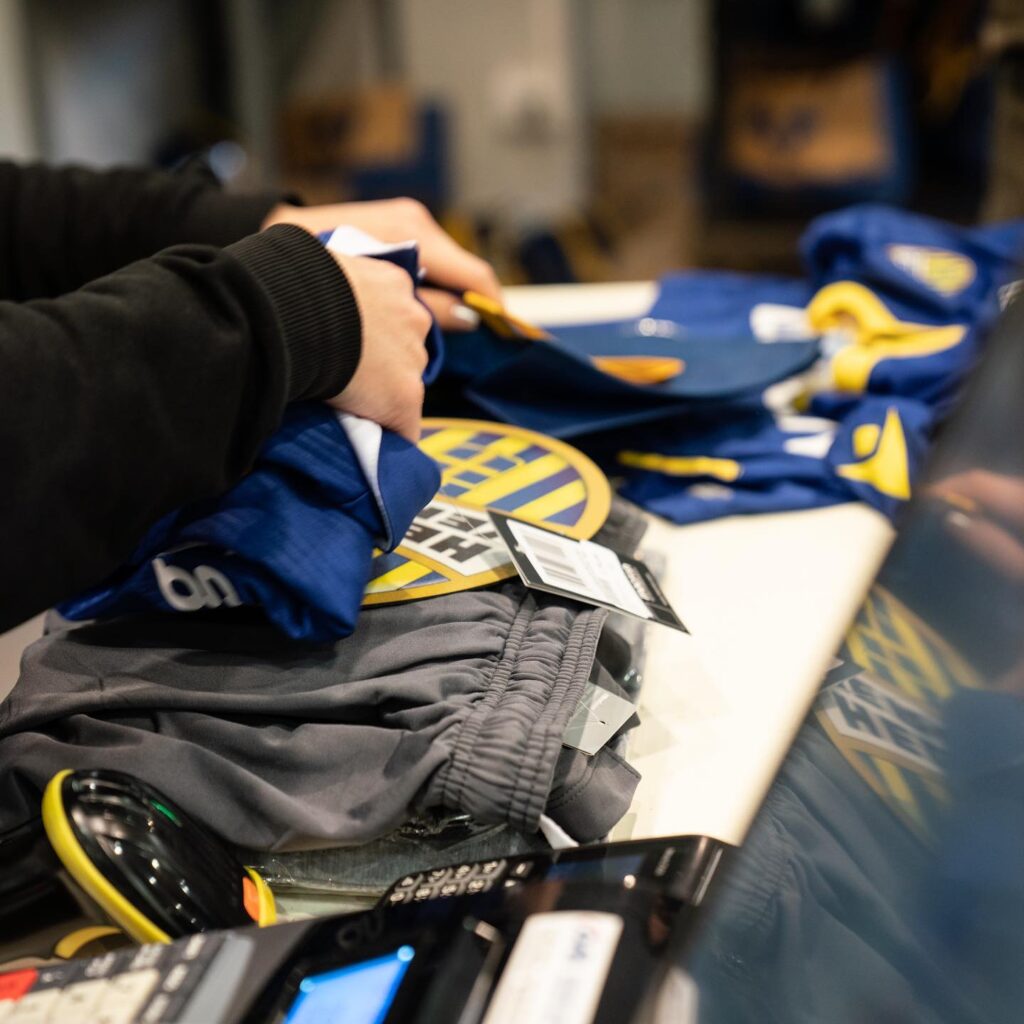 Foto dalla pagina Facebook dello Store Hellas Verona di via Cattaneo 2