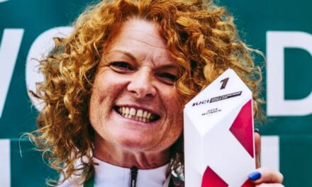 Francesca Porcellato festeggia la conquista della Coppa del Mondo