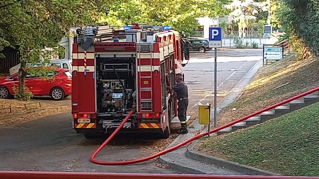 Incendio al Centro Palladio, intervento dei Vigili del Fuoco 1 IMG 20220730 WA0011