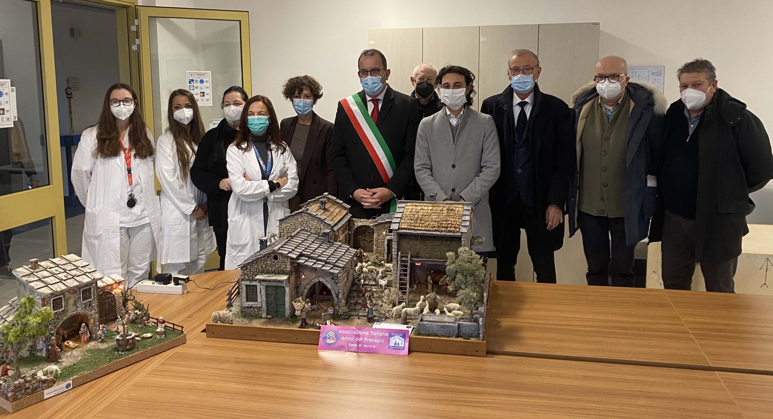 Villafranca. Consegnati due presepi all’Ospedale Magalini