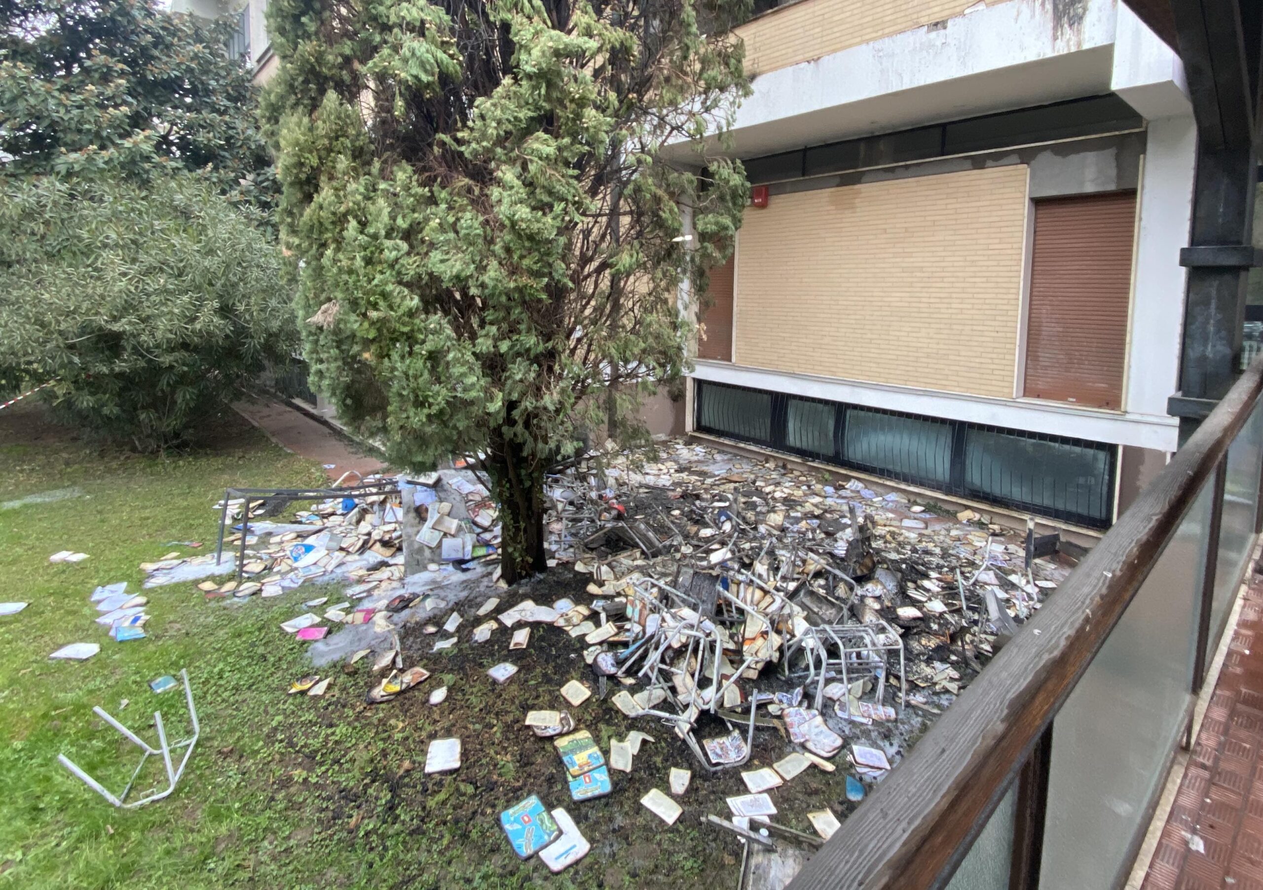Incendio alle scuole Dante Alighieri, in corso le indagini 1 IMG 4094 scaled
