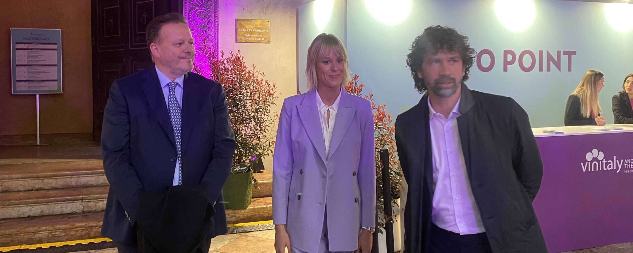 Parte Vinitaly and the City nel cuore della città, dedicato agli appassionati del vino. Domani in Fiera inaugurazione del Vinitaly per gli operatori