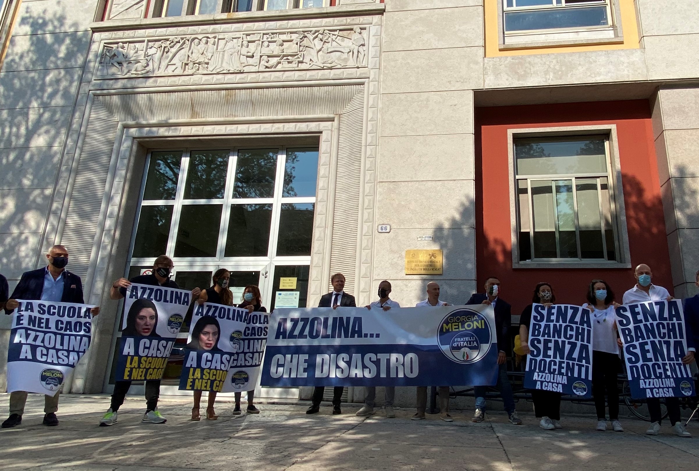 Flash mob contro la Azzolina al Cangrande, Fratelli d’Italia ne chiede le dimissioni