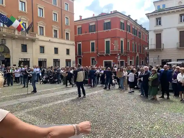 Il centro storico deve vivere! La protesta contro la chiusura voluta da Tommasi