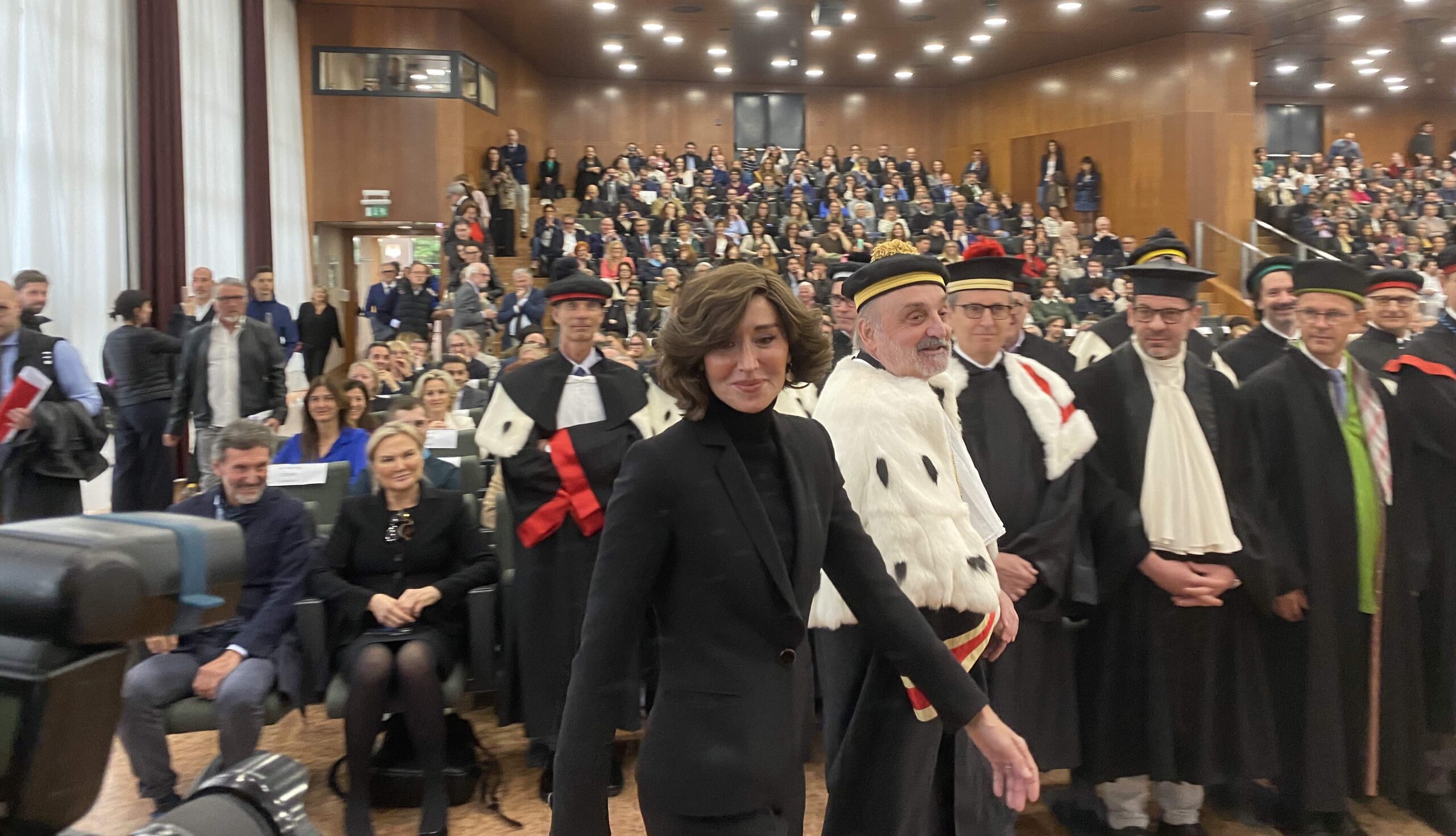 Il Ministro Bernini si confronta con gli studenti dell’ Università di Verona sulla questione alloggi
