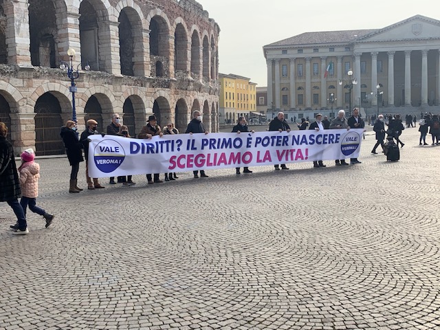 Flashmob di Vale Verona: “scegliamo la vita”!