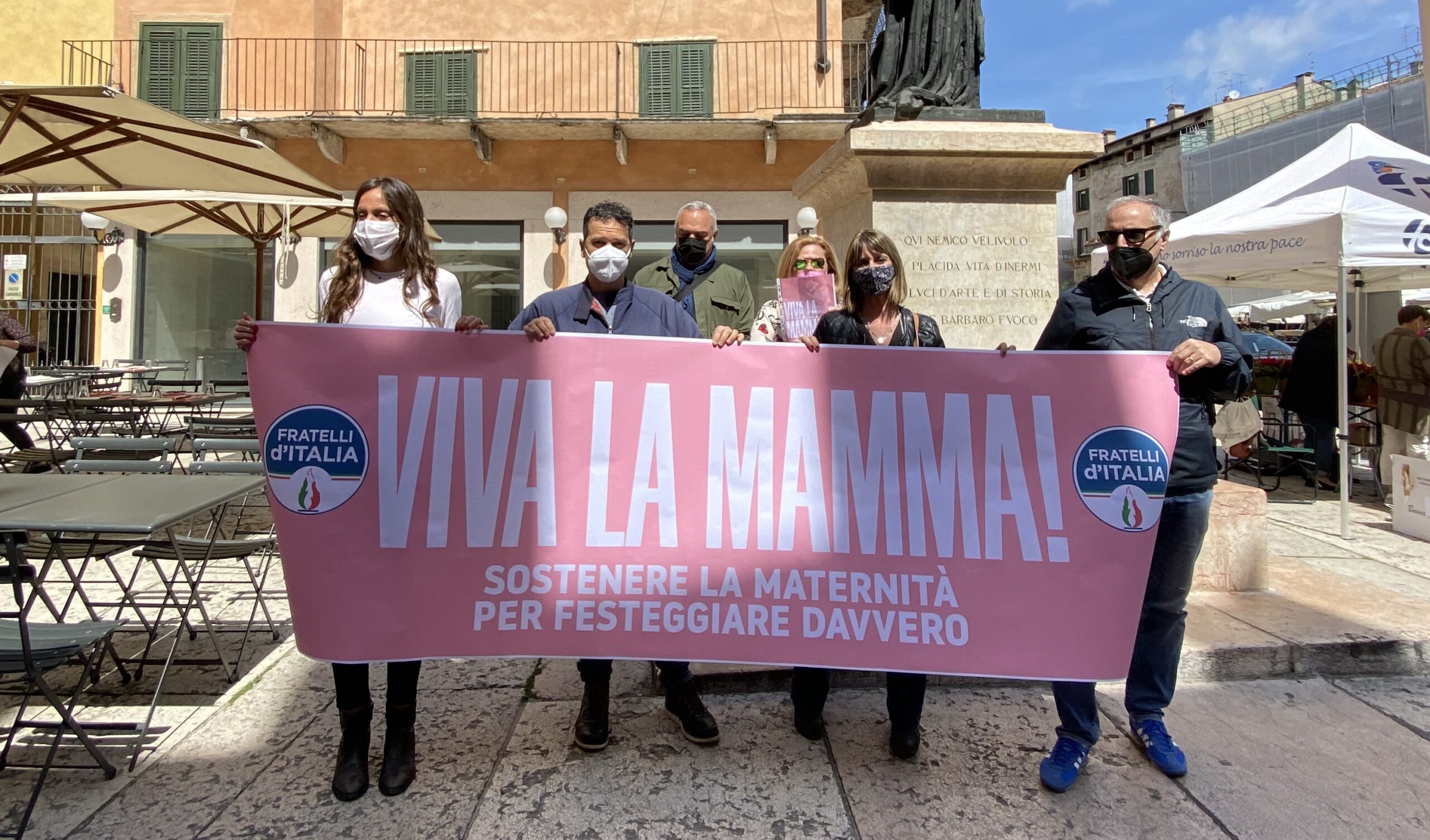 Festa della Mamma, i dieci punti di FDI per rilanciare la maternità