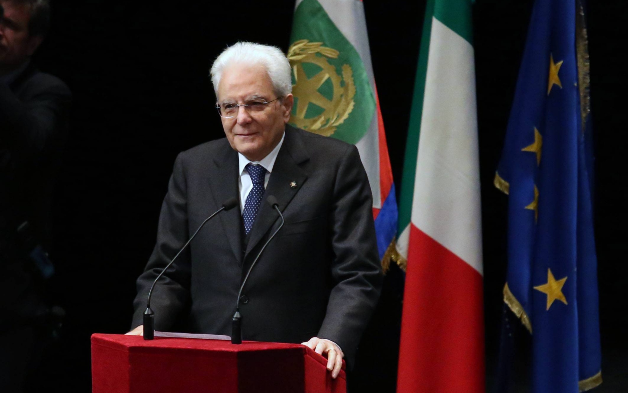 Mattarella rieletto. Sembra che non cambi nulla. Ma cambia tutto
