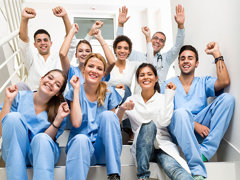 Mancano 58mila medici e 72mila infermieri, bisogna cambiare subito rotta