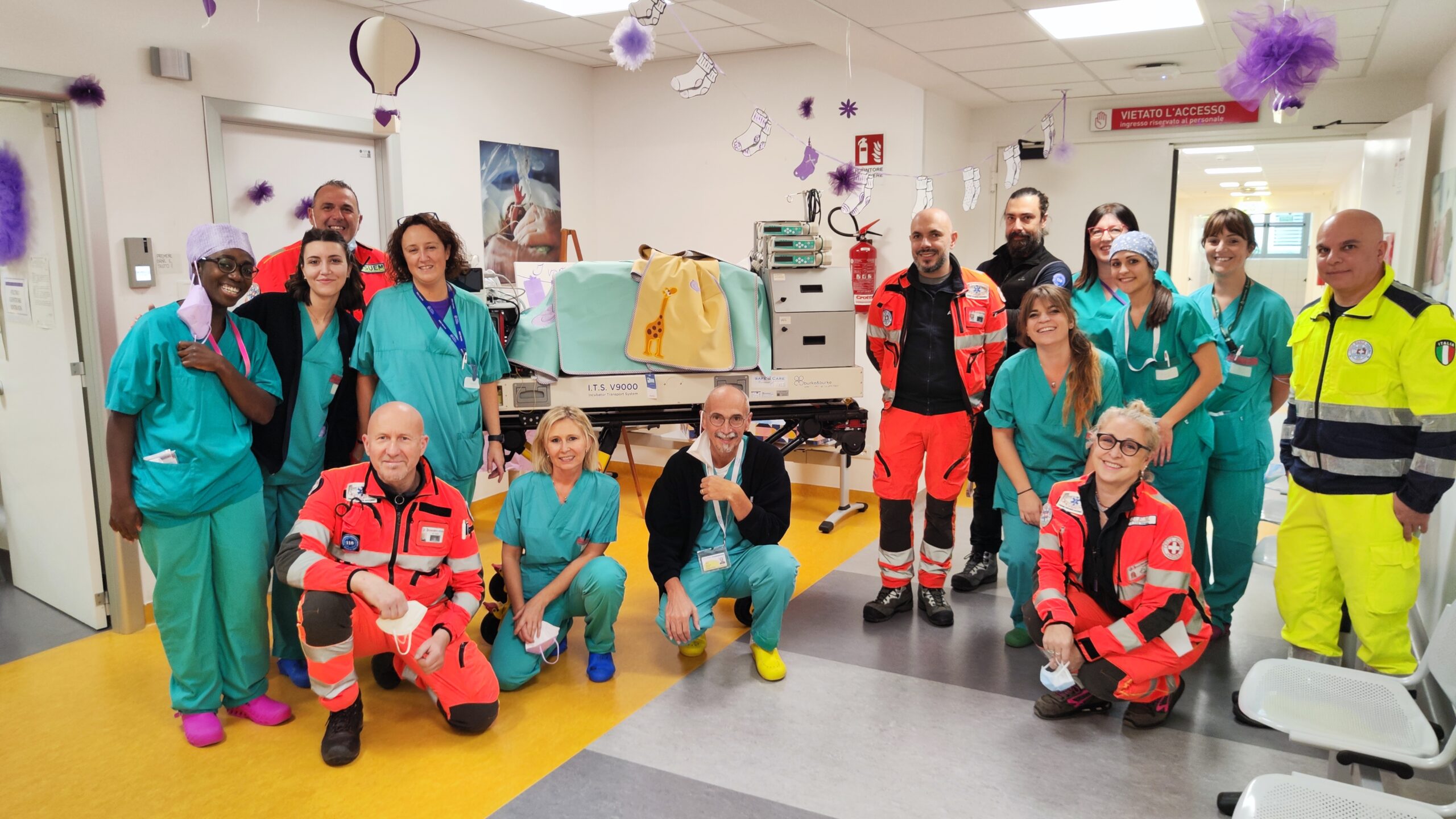Croce Bianca dona coperte speciali per incubatrici in occasione della Giornata Mondiale dei Prematuri