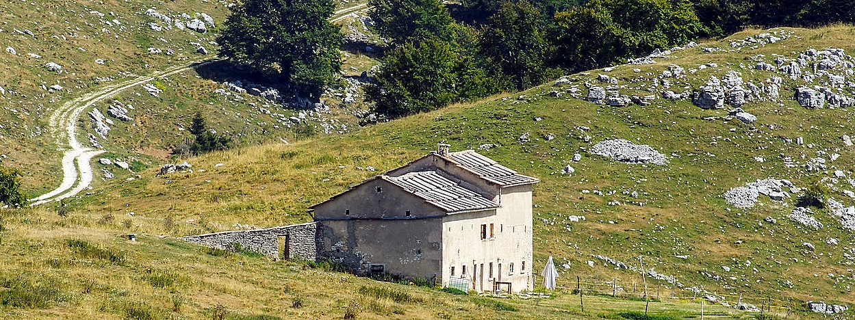 Marco Girardi e Ivano Palmieri presentano alla Feltrinelli il nuovo libro “In Lessinia. Escursioni dalla Piana Atesina alle Terre alte” 