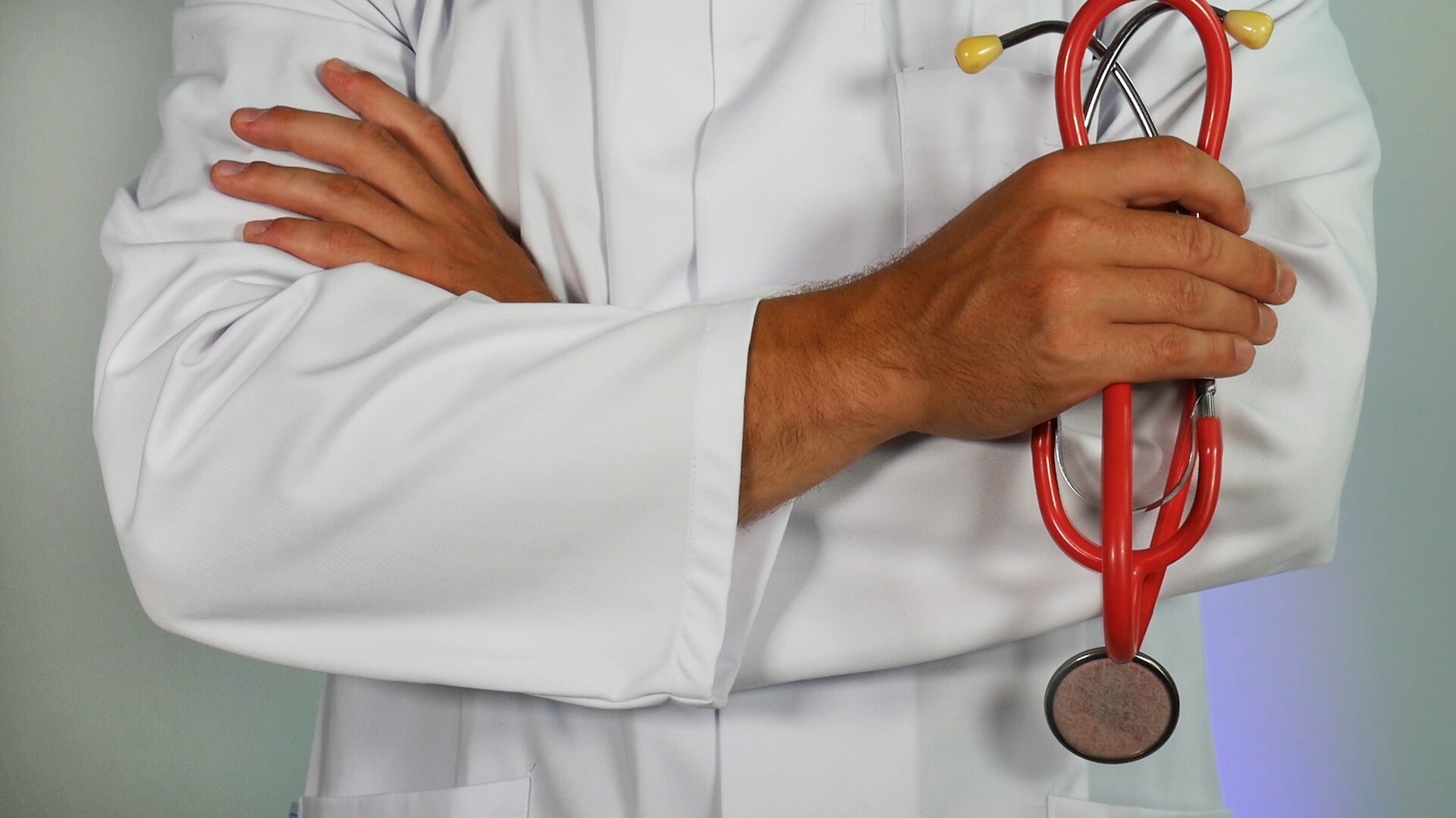 Niente medici in pensione a 72 anni. ‘Inammissibili’ gli emendamenti al Milleproroghe