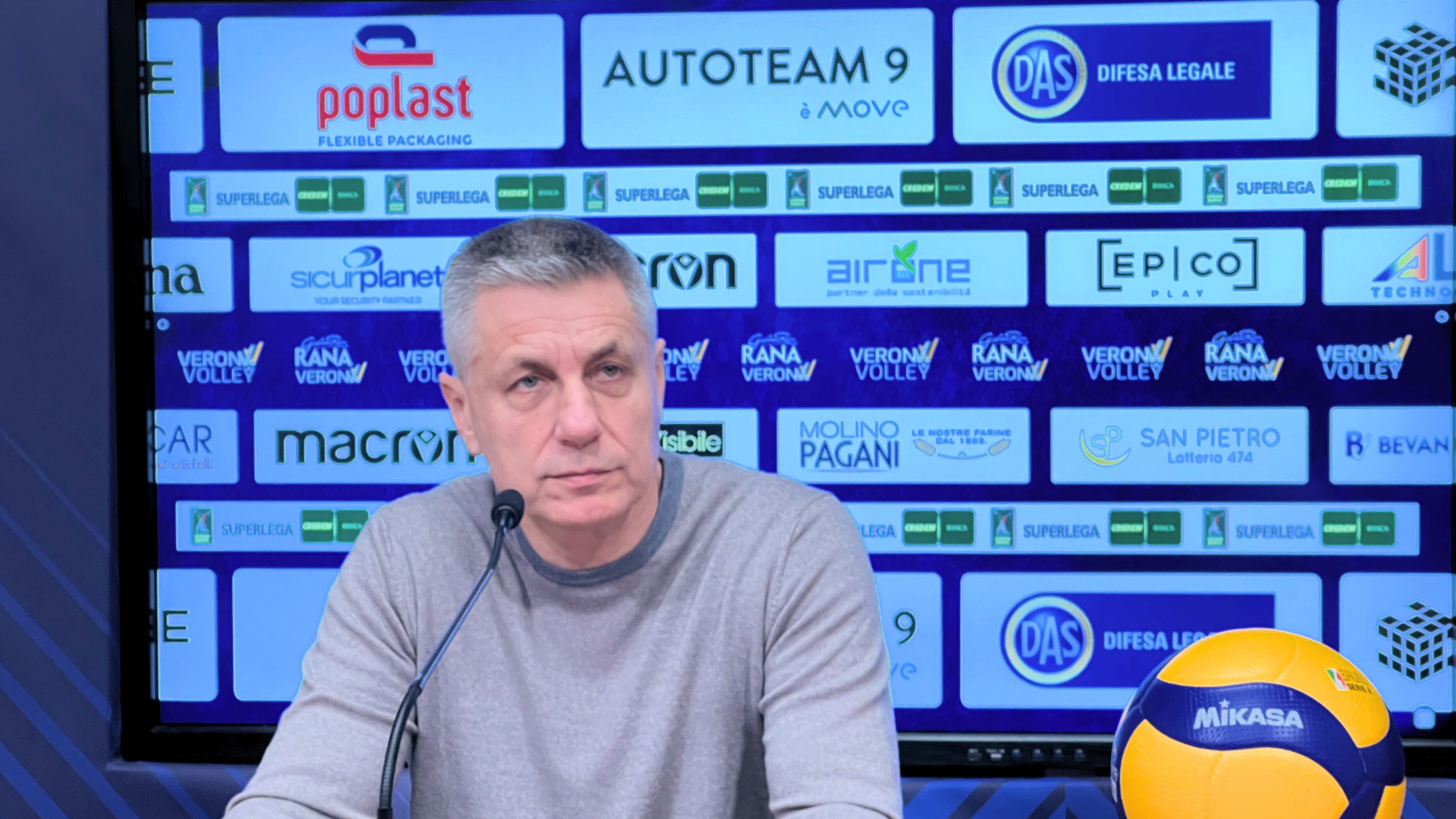 Rana Verona, Stoytchev presenta la fondamentale trasferta di Monza: “Non faccio calcoli. Importante fare risultato”
