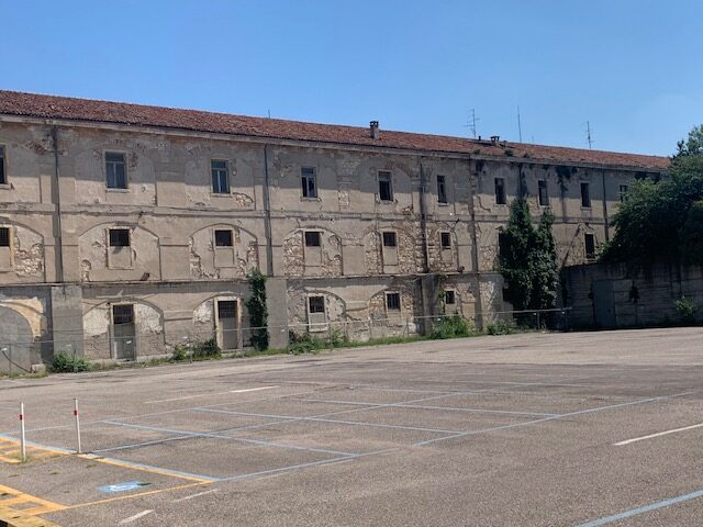 Nordio vorrebbe adibire a carceri le caserme dismesse. Un’idea perfetta per il ‘Campone’