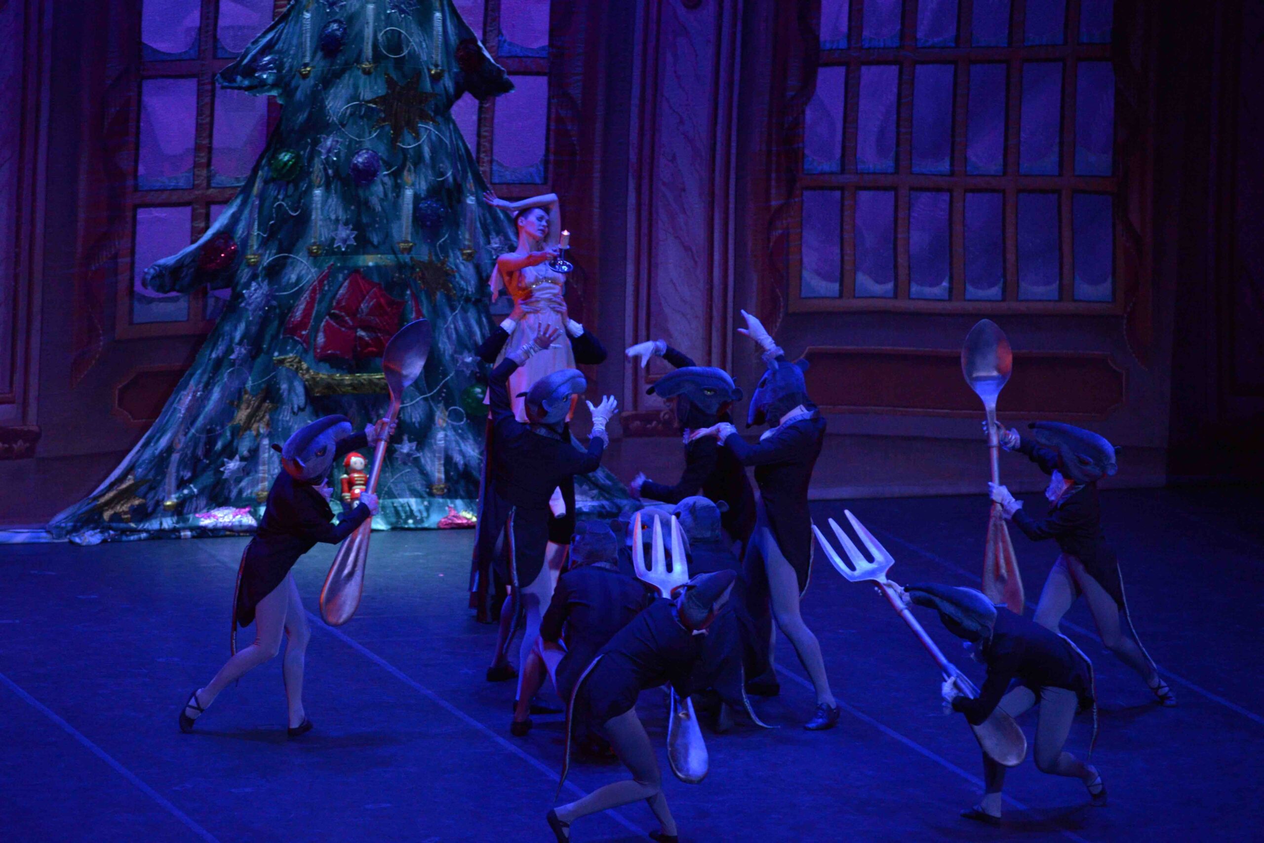 Il Balletto di Mosca in arrivo al Ristori con il grande classico di Natale: Lo Schiaccianoci 1 Nutcracker 08 copia scaled